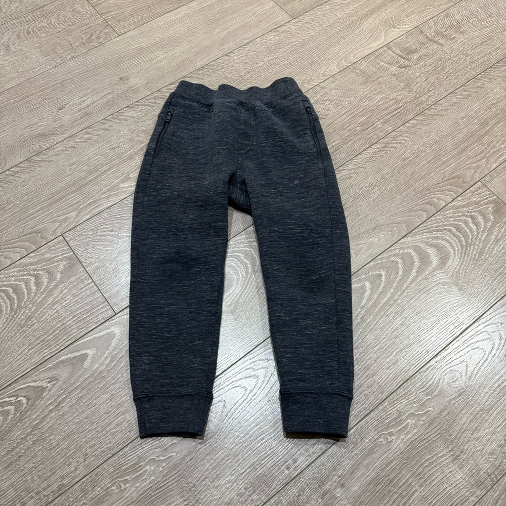 Uniqlo boys toddler Thick winter pull on pants zip pockets